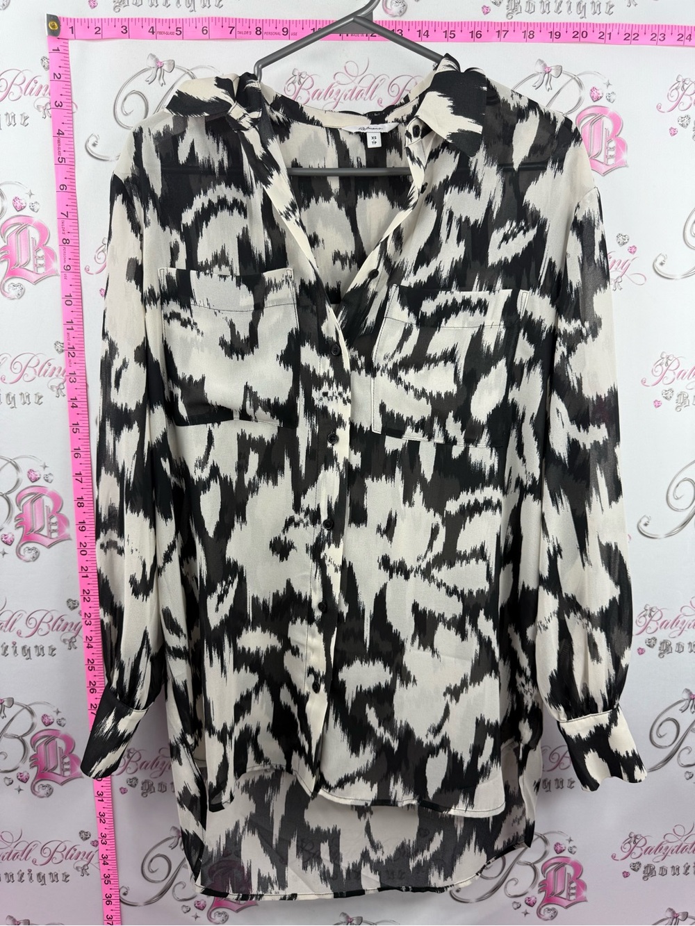 Reitmans shirt Black and cream White Print Long Sleeve Blouse button up